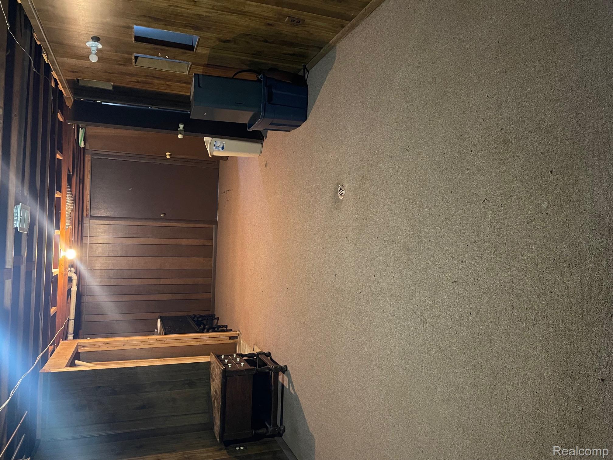 Waterford Charter Township, Michigan 48329, United States, 2 Bedrooms Bedrooms, ,2 BathroomsBathrooms,Residential,Active,230524