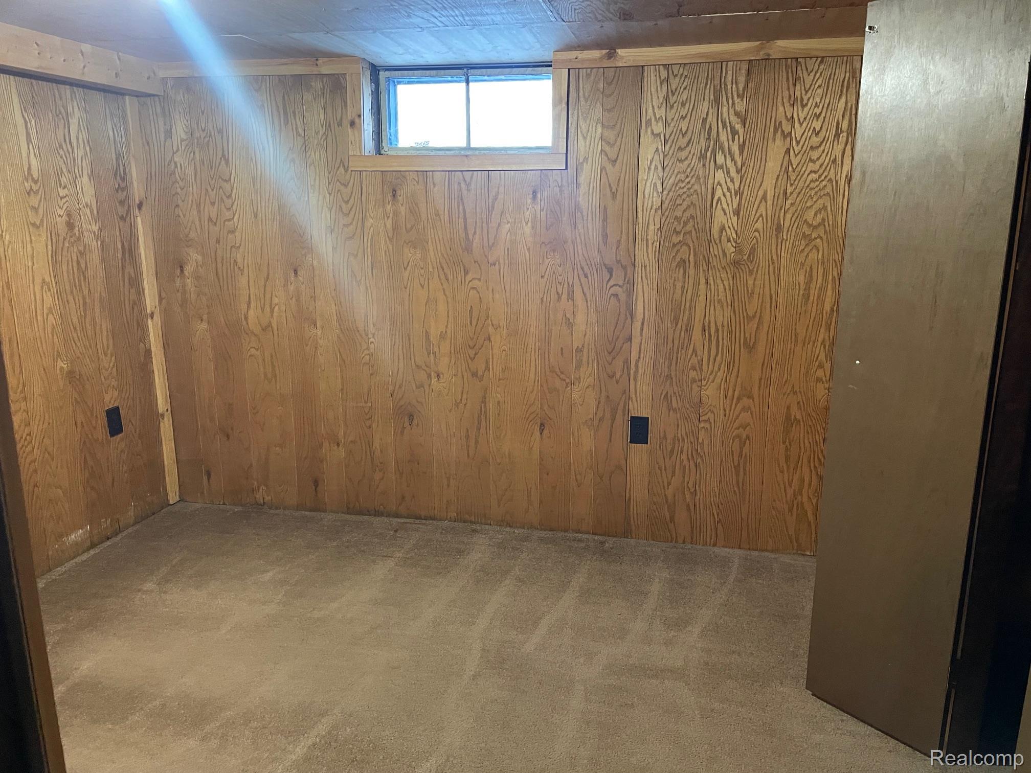 Waterford Charter Township, Michigan 48329, United States, 2 Bedrooms Bedrooms, ,2 BathroomsBathrooms,Residential,Active,230524