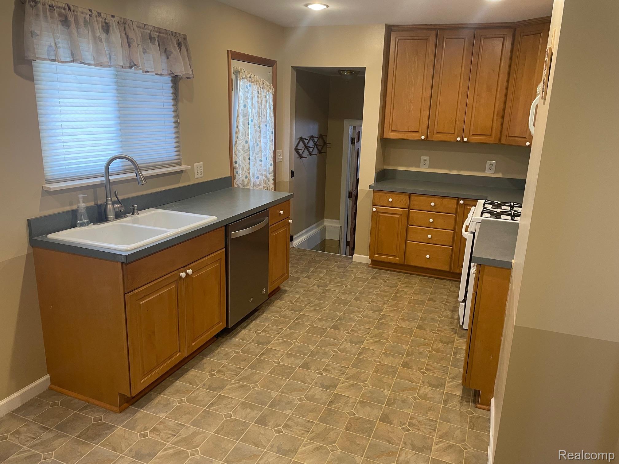 2990 Marietta Avenue