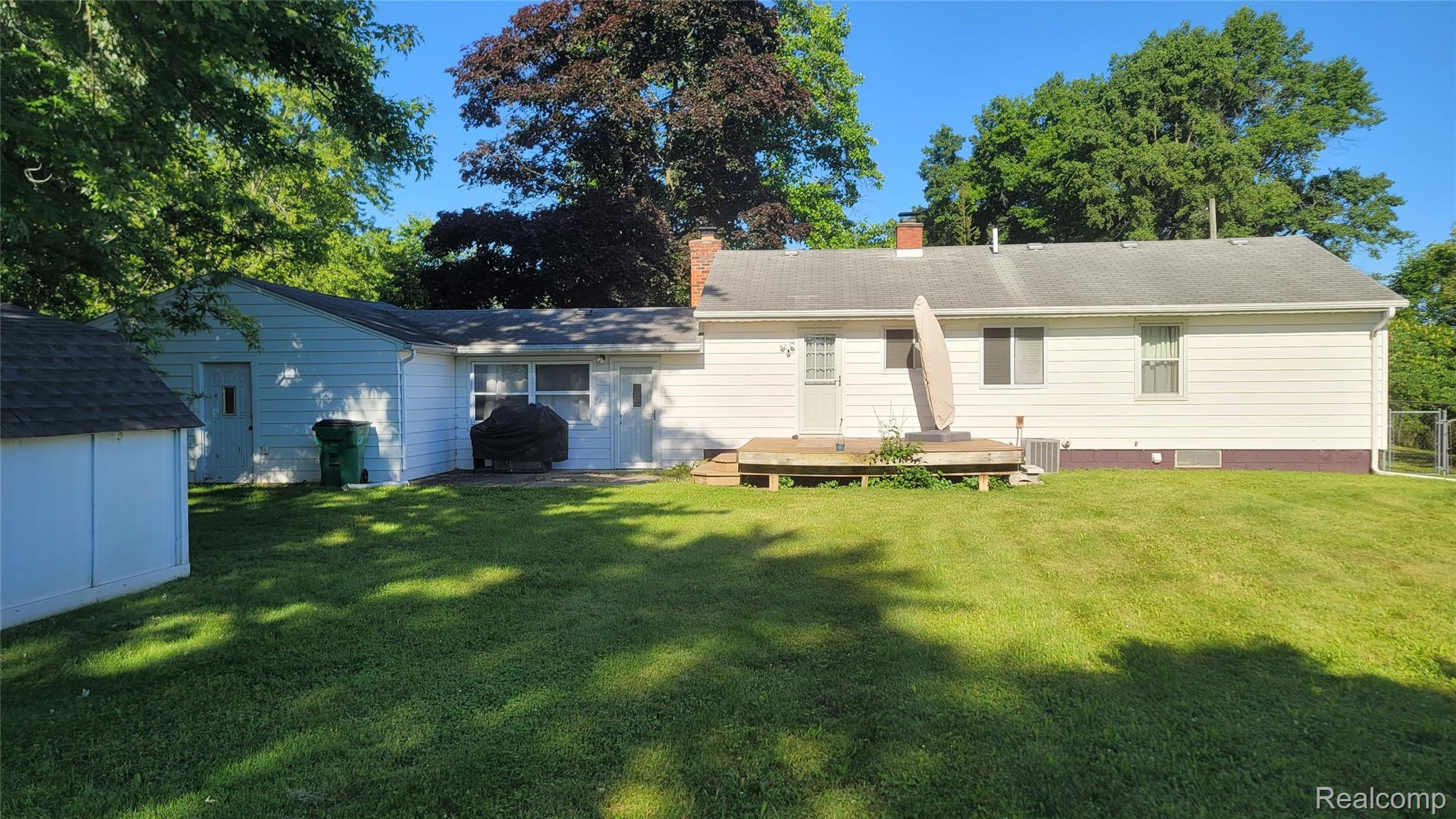 Waterford Charter Township, Michigan 48329, United States, 2 Bedrooms Bedrooms, ,2 BathroomsBathrooms,Residential,Active,230524