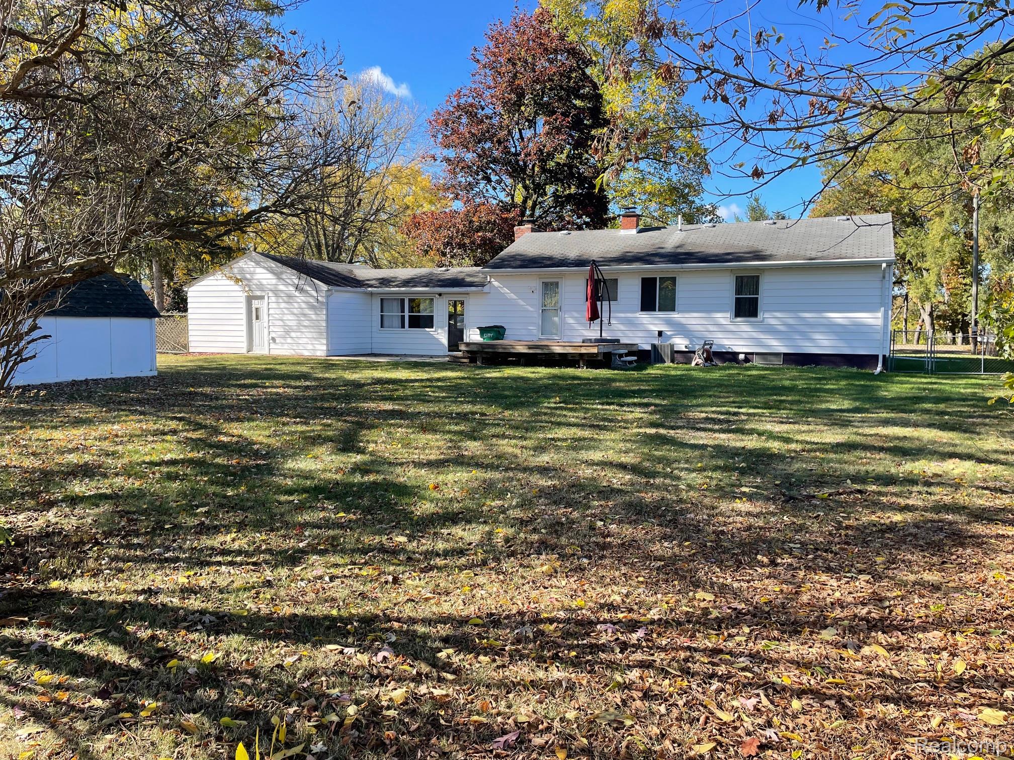 Waterford Charter Township, Michigan 48329, United States, 2 Bedrooms Bedrooms, ,2 BathroomsBathrooms,Residential,Active,230524