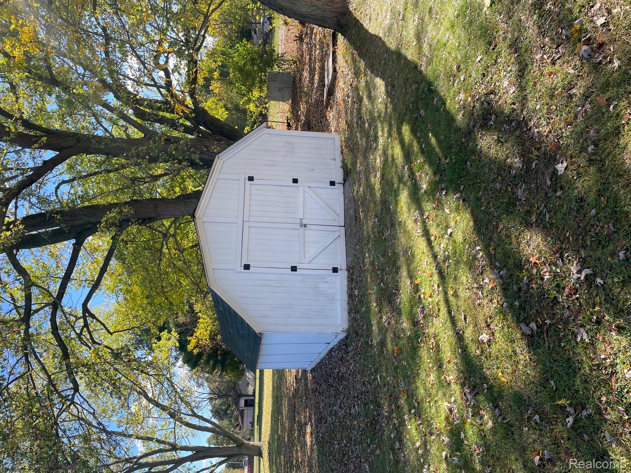 Waterford Charter Township, Michigan 48329, United States, 2 Bedrooms Bedrooms, ,2 BathroomsBathrooms,Residential,Active,230524