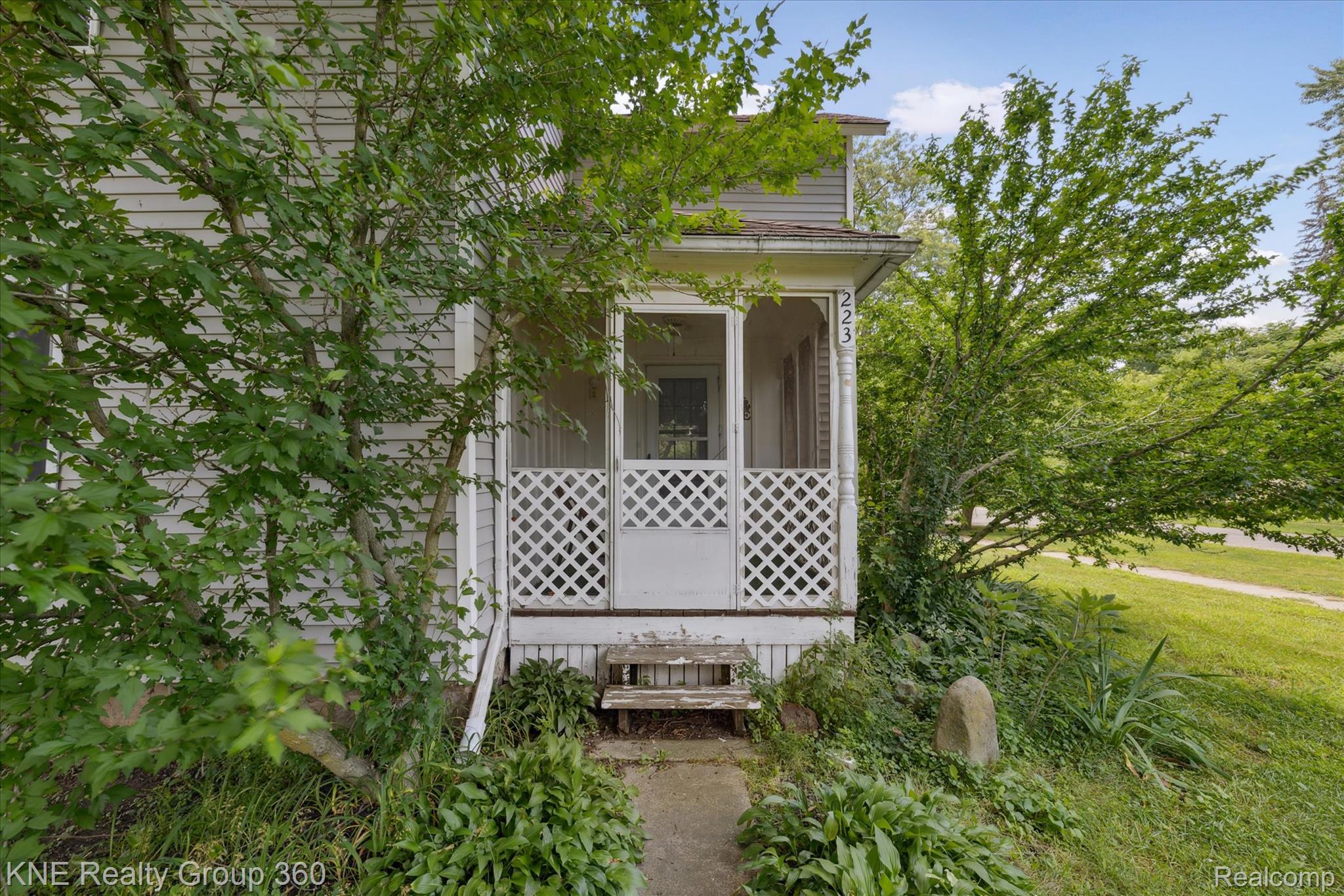 223 S Summit Street