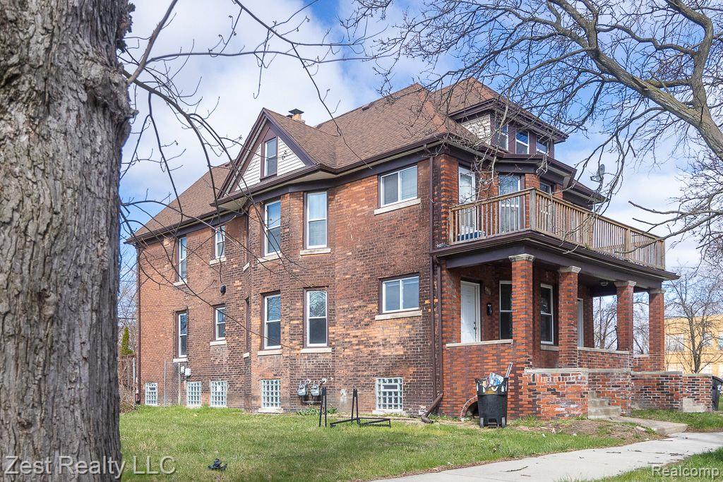 2977 CANTON Street