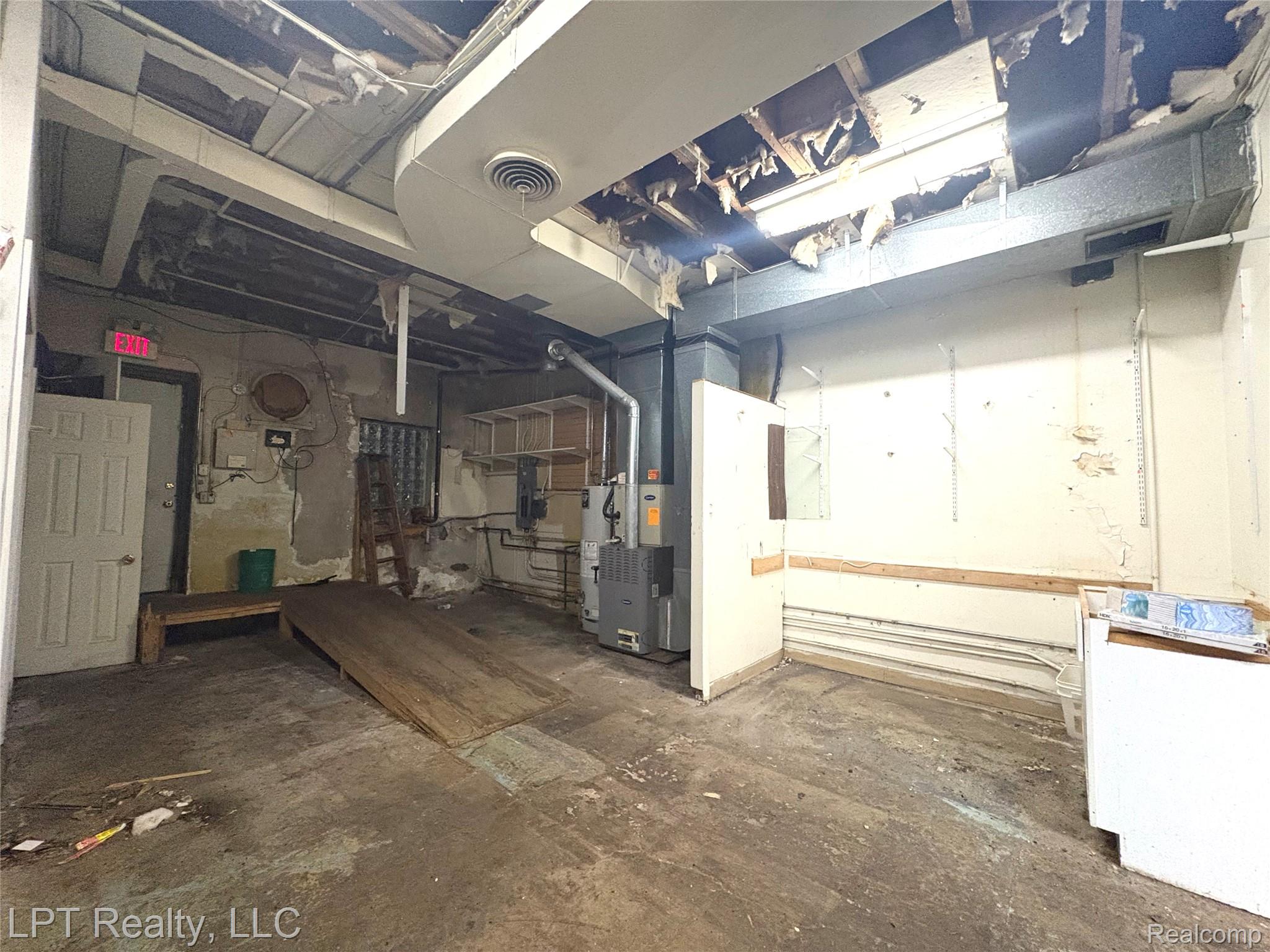 2033 West Road