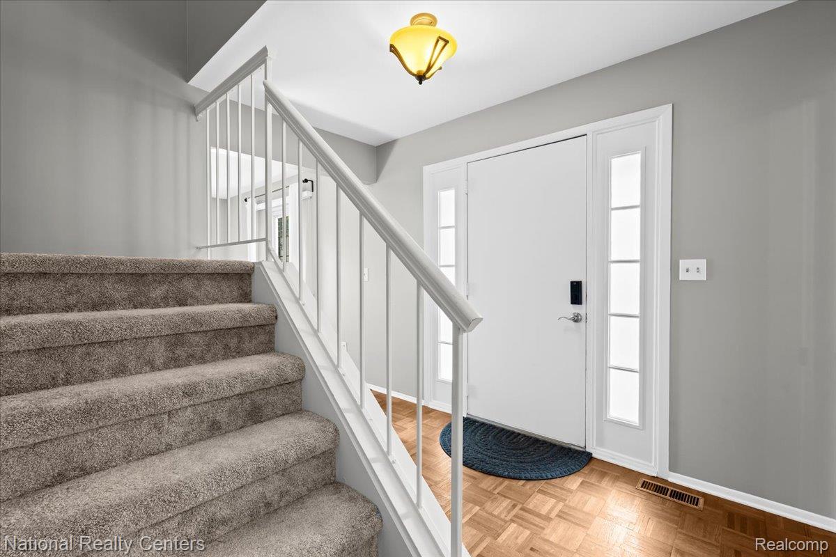 42142 Roscommon Street