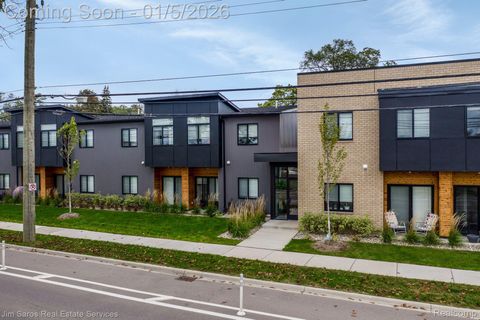 1201 Woodward Heights #7 Ferndale City MI 48220