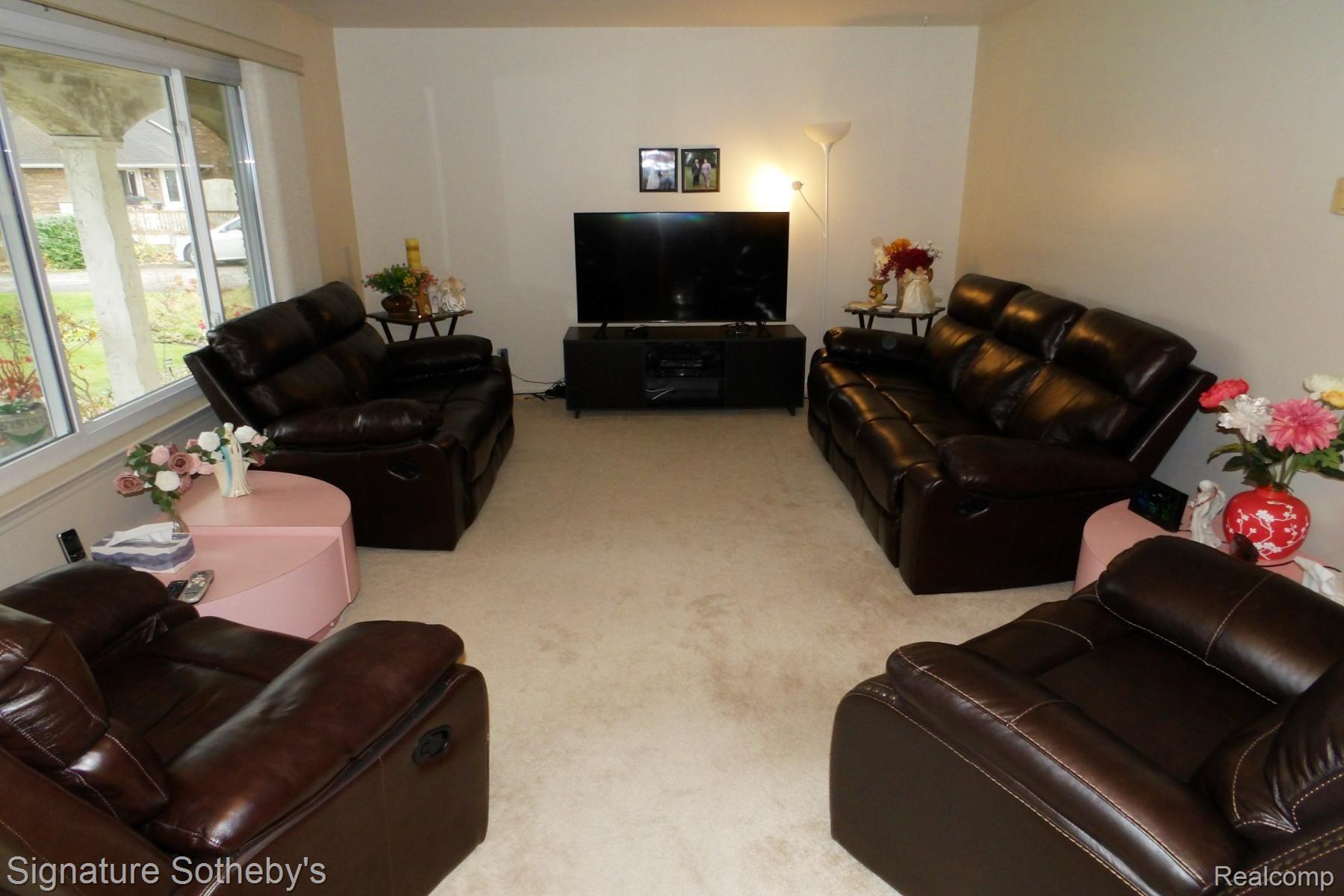 48041 SUGARBUSH Road