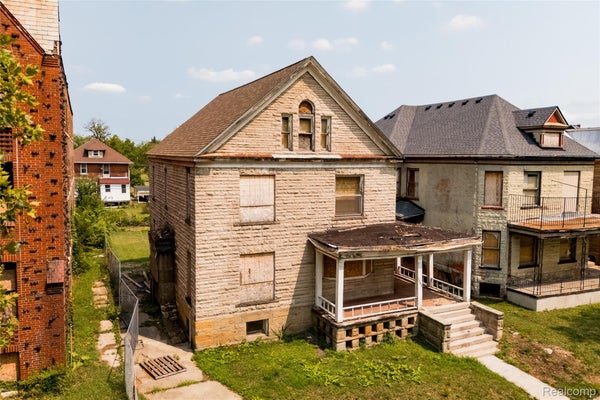 1582 CADILLAC BLVD, DETROIT, MI 48214 - Image e7901d0b8a669d36cbf9cdaa98a3b3aa/3672955062