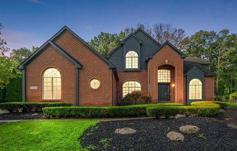 2342 Ivy Hill Drive Commerce Charter Township MI 48382