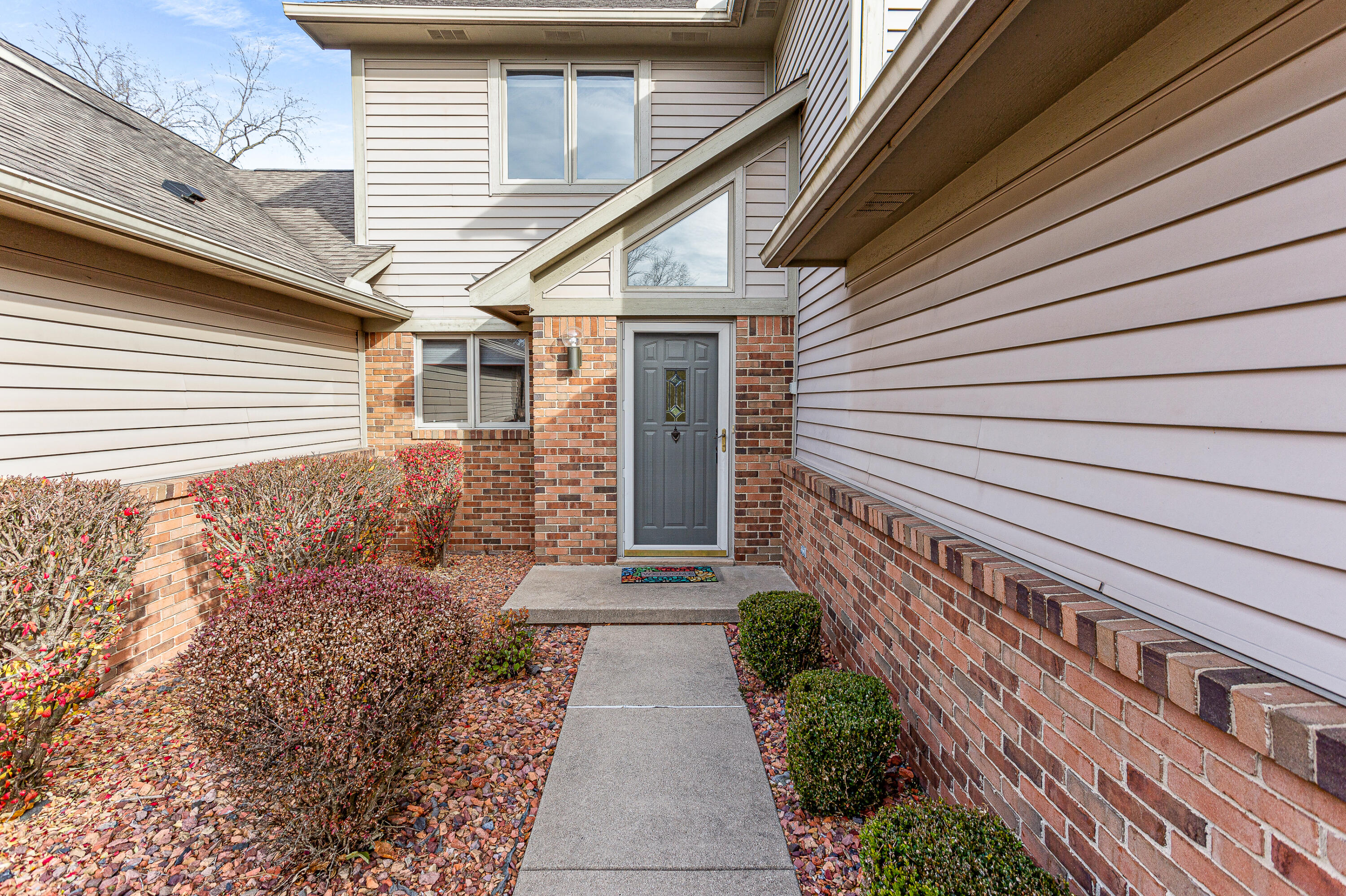 3020 Rivers Edge Drive