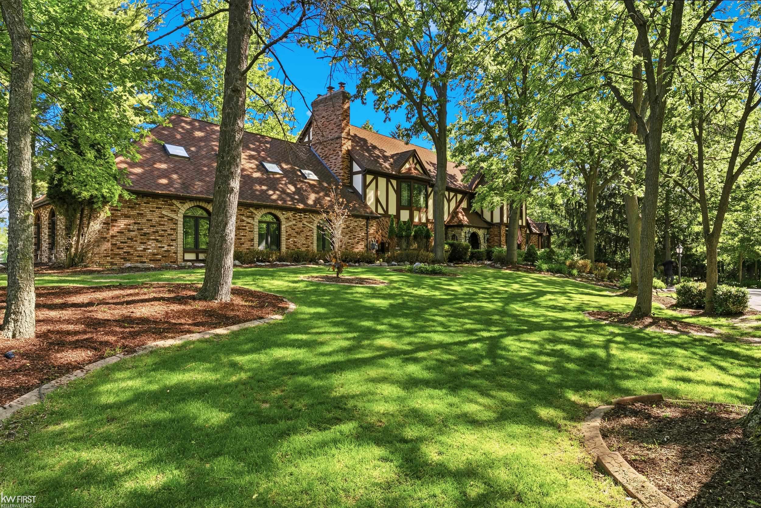 9220 Creekwood Lake Trail