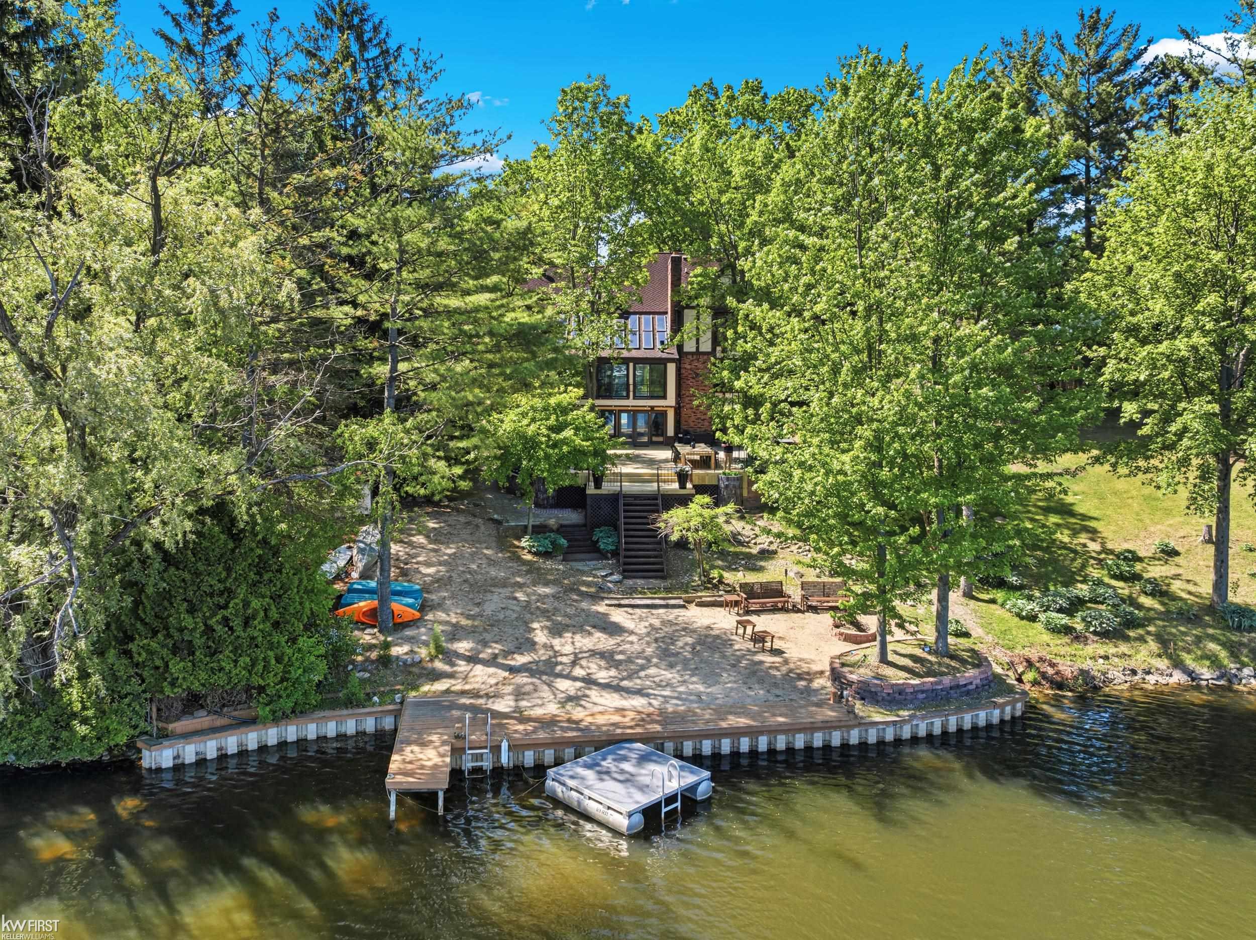 9220 Creekwood Lake Trail