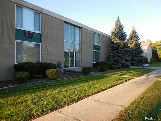 1445 W 9 MILE RD APT 8, FERNDALE, MI 48220 - Image e7ad8459ed0263fcd91cce90e2326d86/1165137779