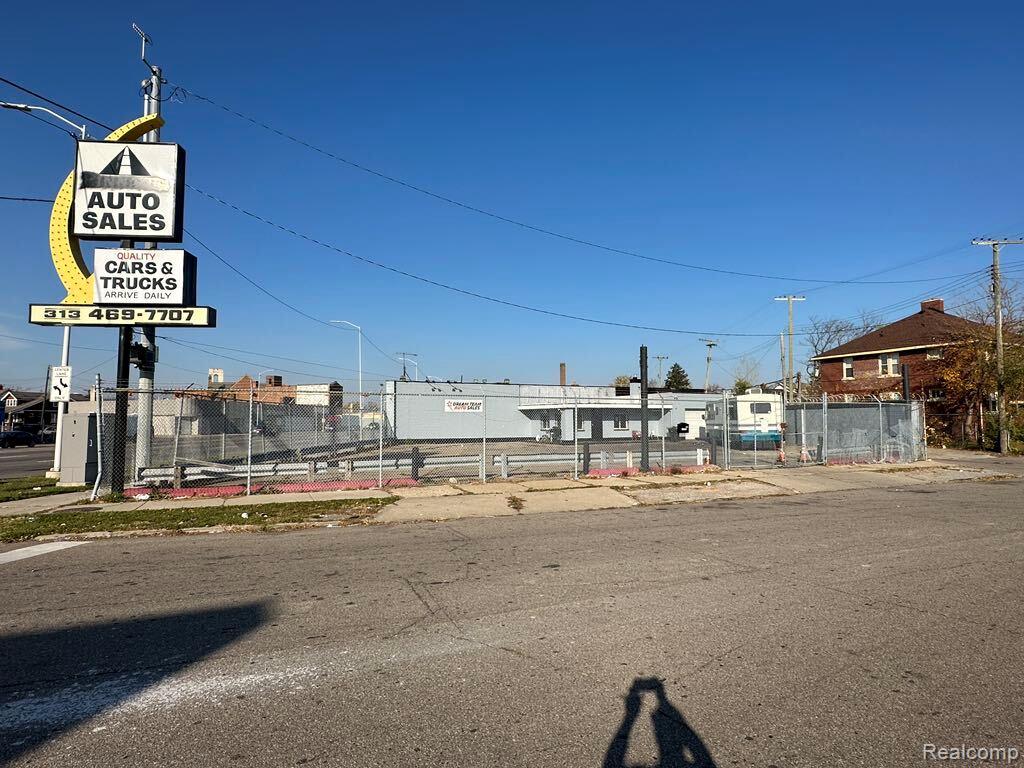 13400 GRATIOT Avenue