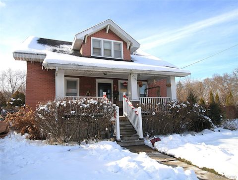 2447 Schaefer Street Saginaw City MI 48602