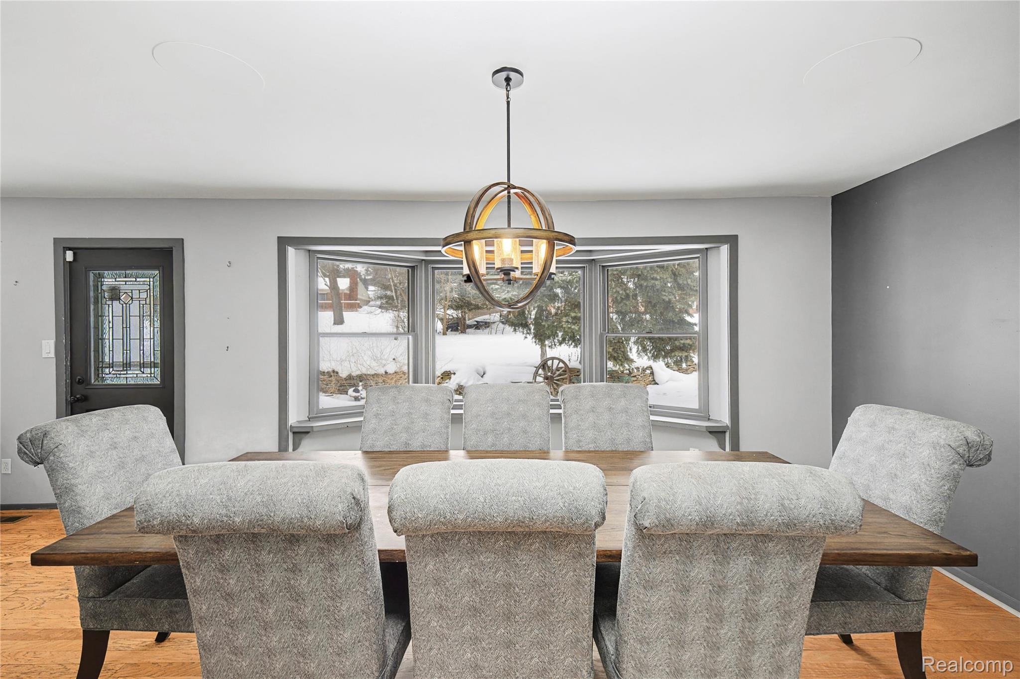 6380 Wellesley Terrace