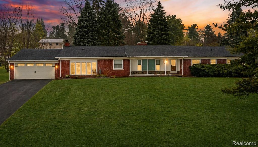 Photo of 6380 Wellesley Terrace, Clarkston City, MI 48346 (MLS # 20261026848)