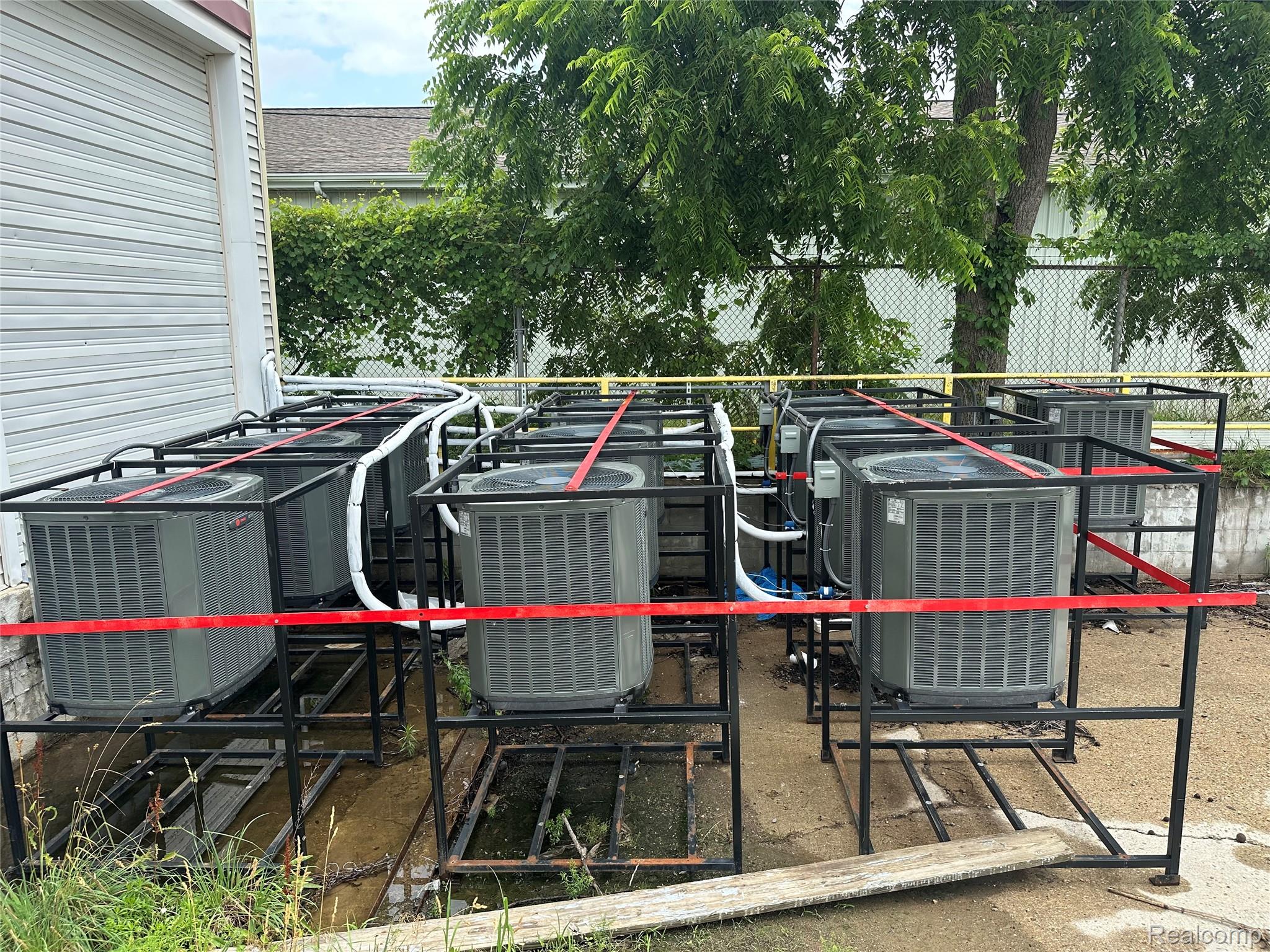 4600 N Grand River Avenue