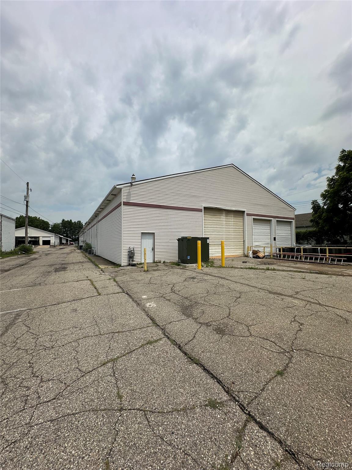 4600 N Grand River Avenue