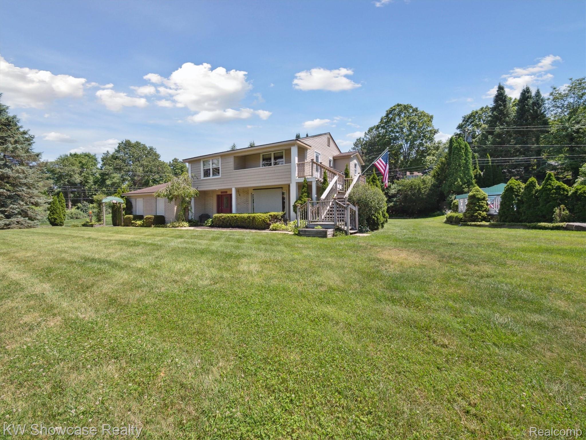 1706 Milford Heights