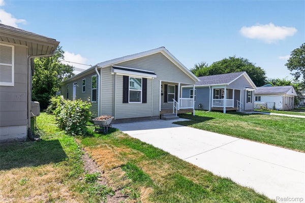 11082 MAXWELL AVE, WARREN, MI 48089 - Image e7cab25e0fb49b88b17fd1215aeba59d/3615323918