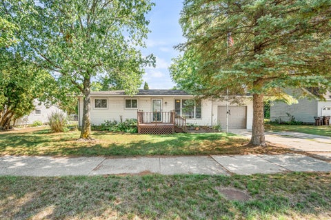 Photo of 623 Lilac Avenue, Big Rapids City, MI 49307 (MLS # 72026045964)