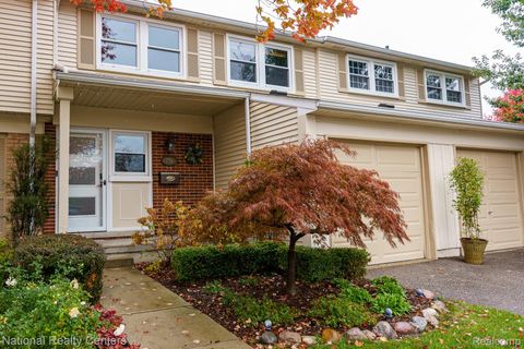 1756 Brentwood Drive Troy City MI 48098