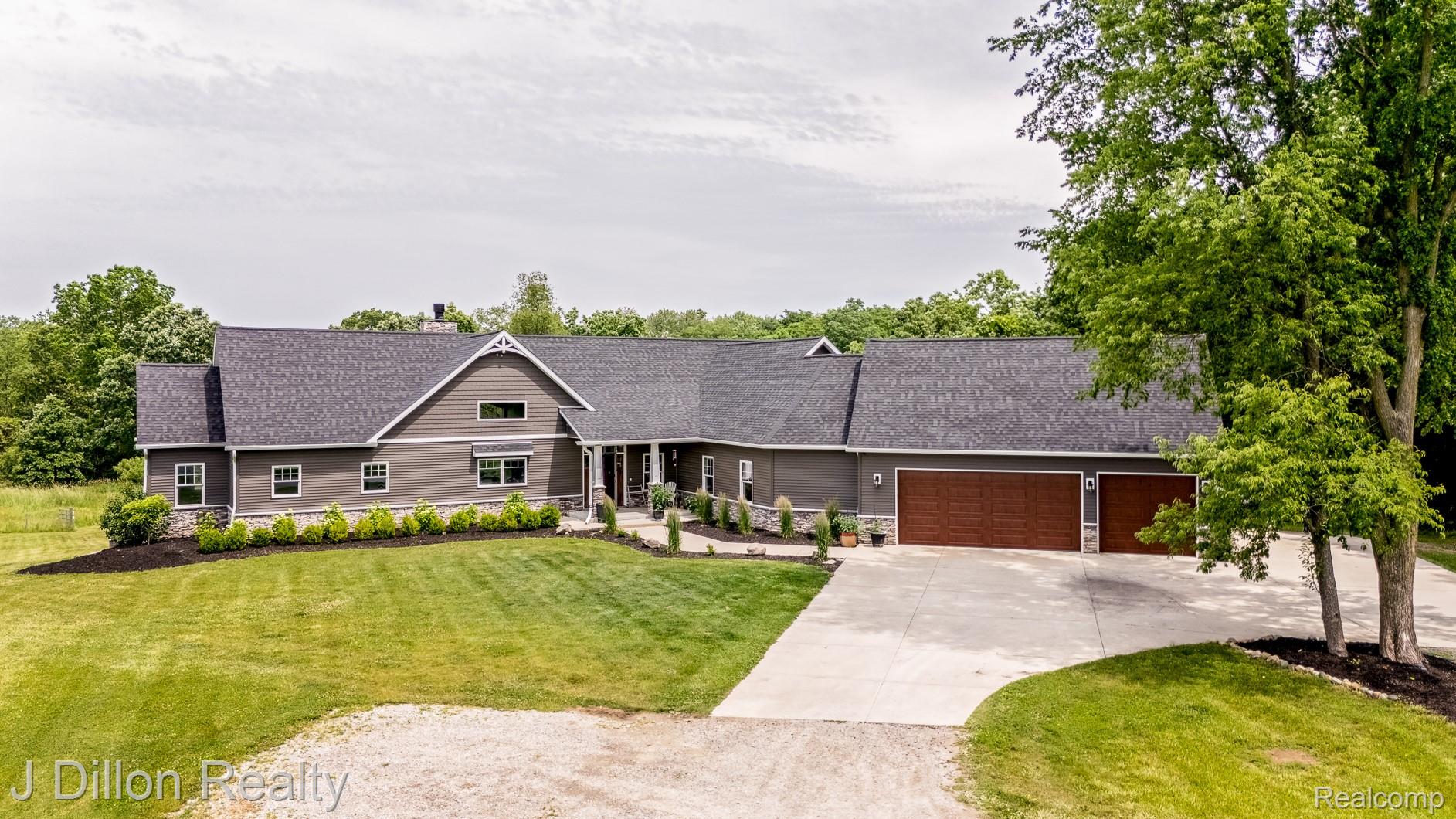 1811 E North Territorial Road