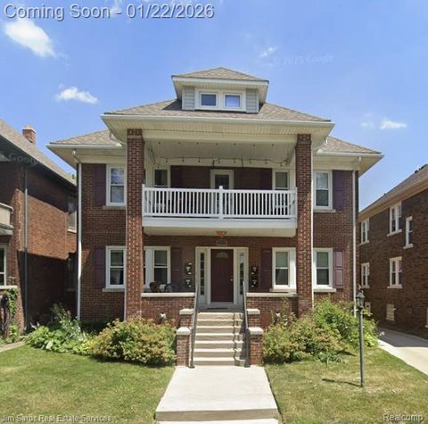 1026 Lakepointe #1 Street Grosse Pointe Park City MI 48230
