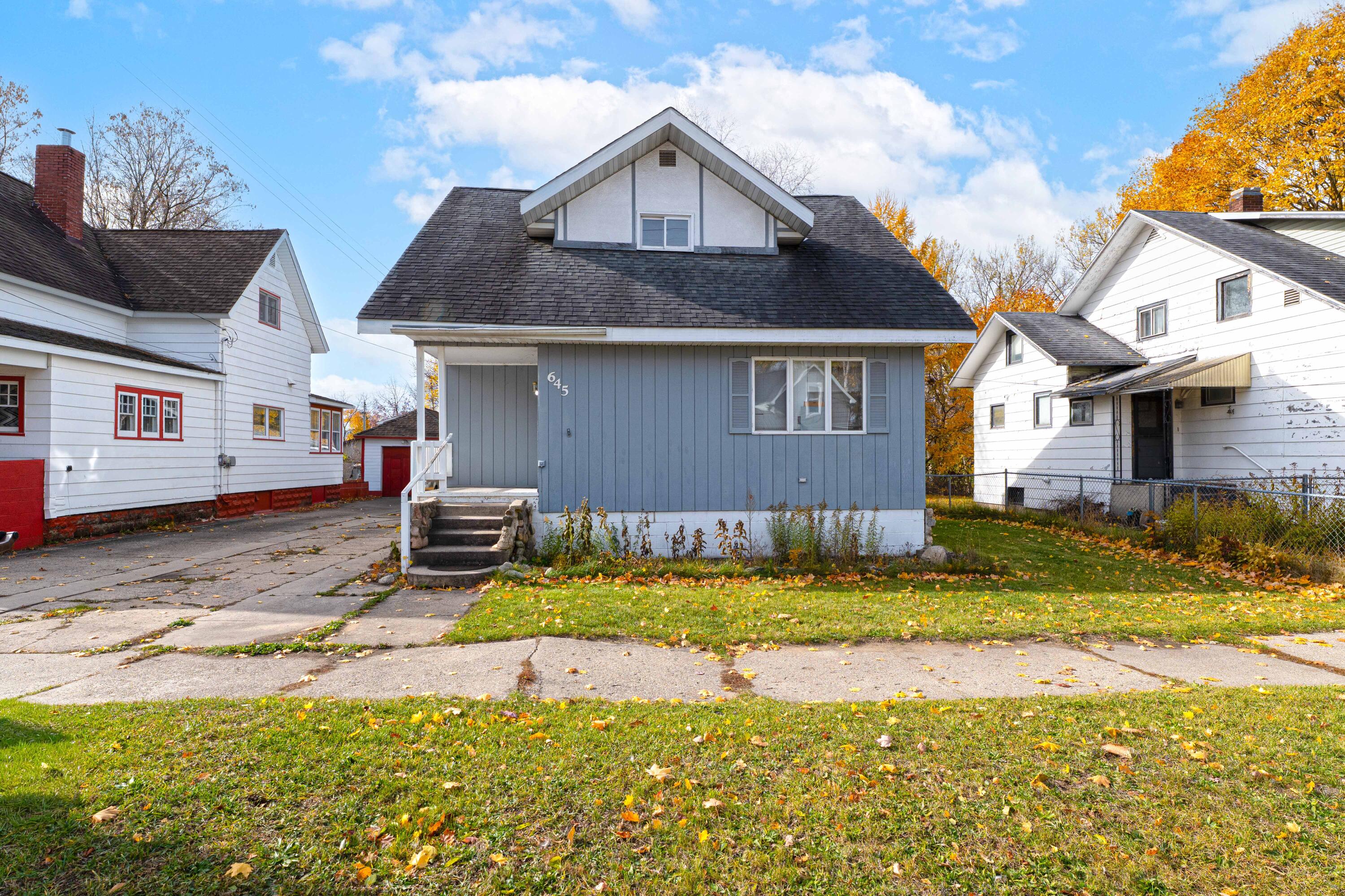 645 N Lake Street