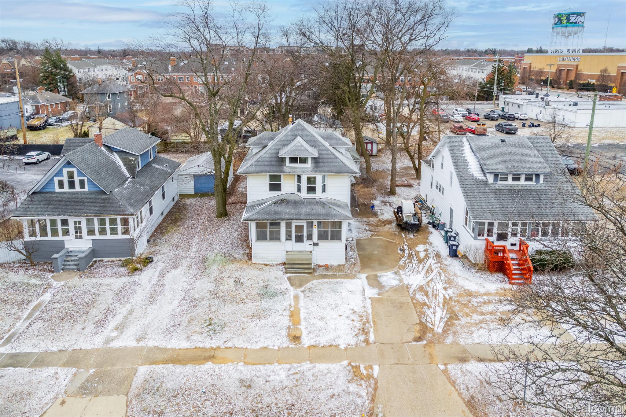 207 W PARENT Avenue