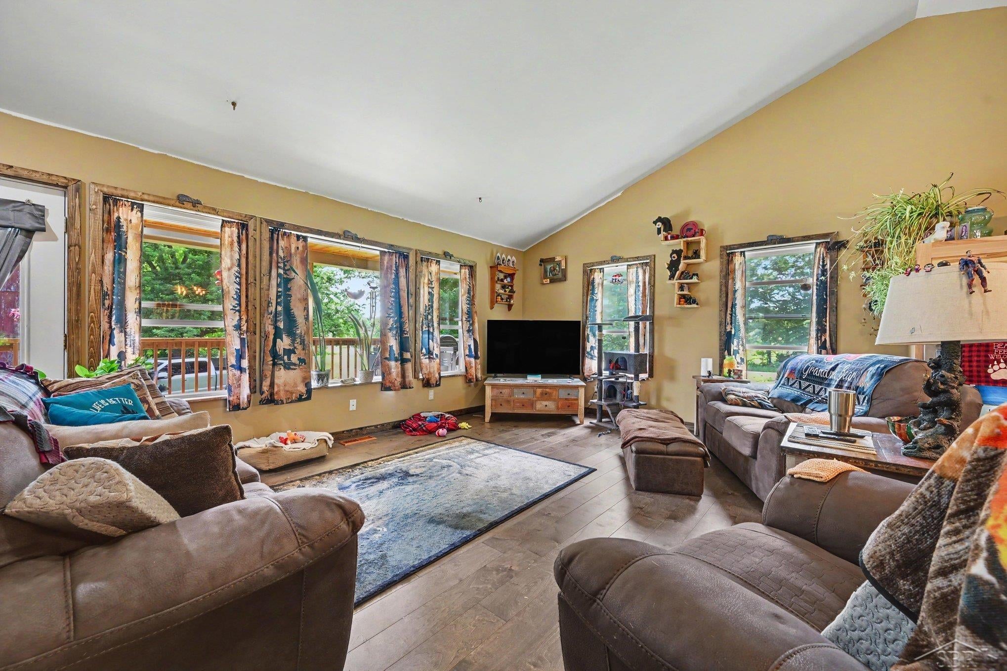926 Wattles Road