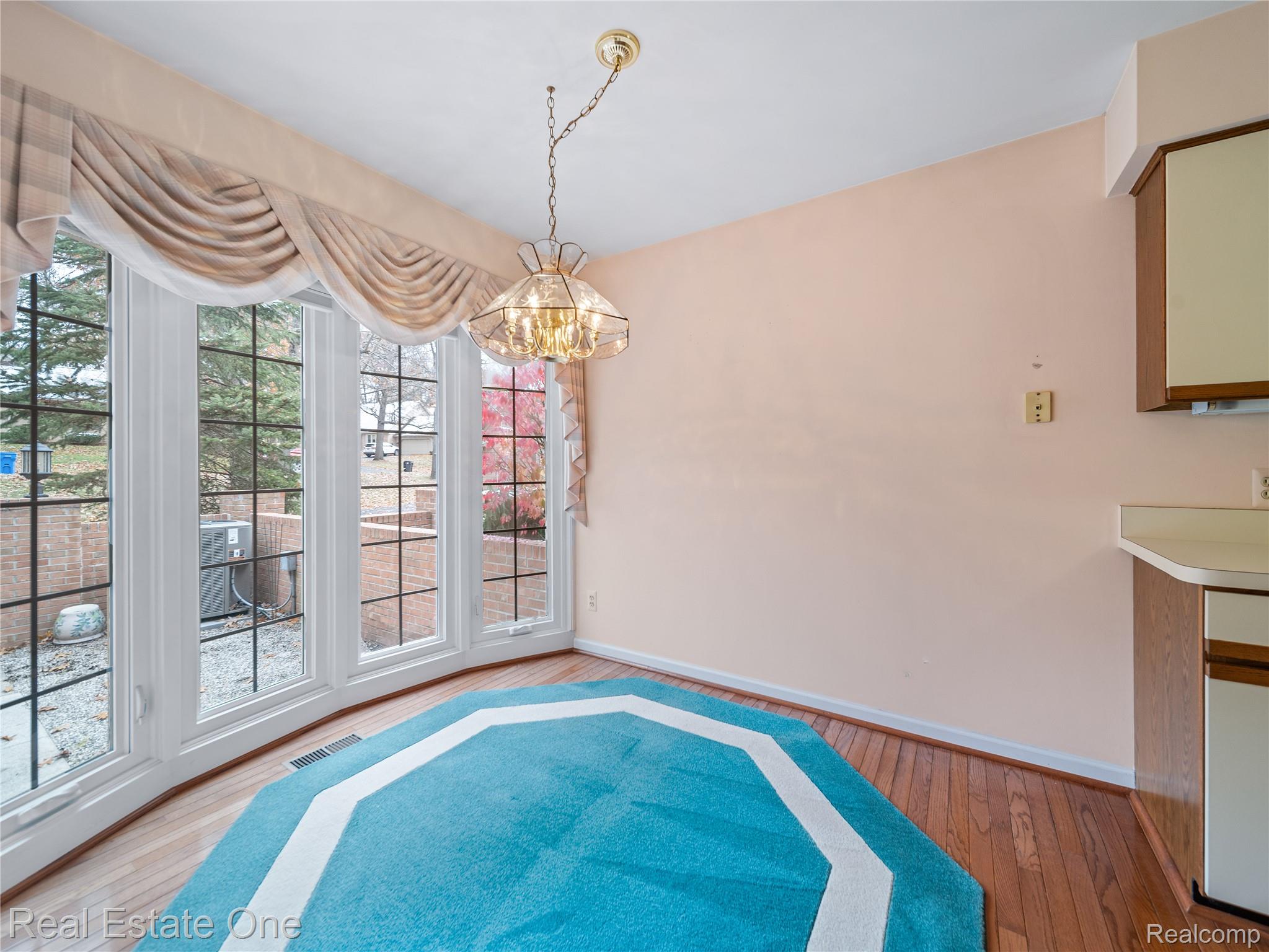 4605 Golf View Drive