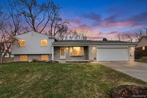 2538 Costa Mesa Road Waterford Charter Township MI 48329