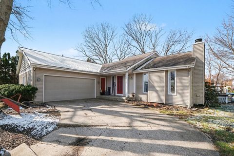 6617 Knollview Drive Georgetown Charter Township MI 49426