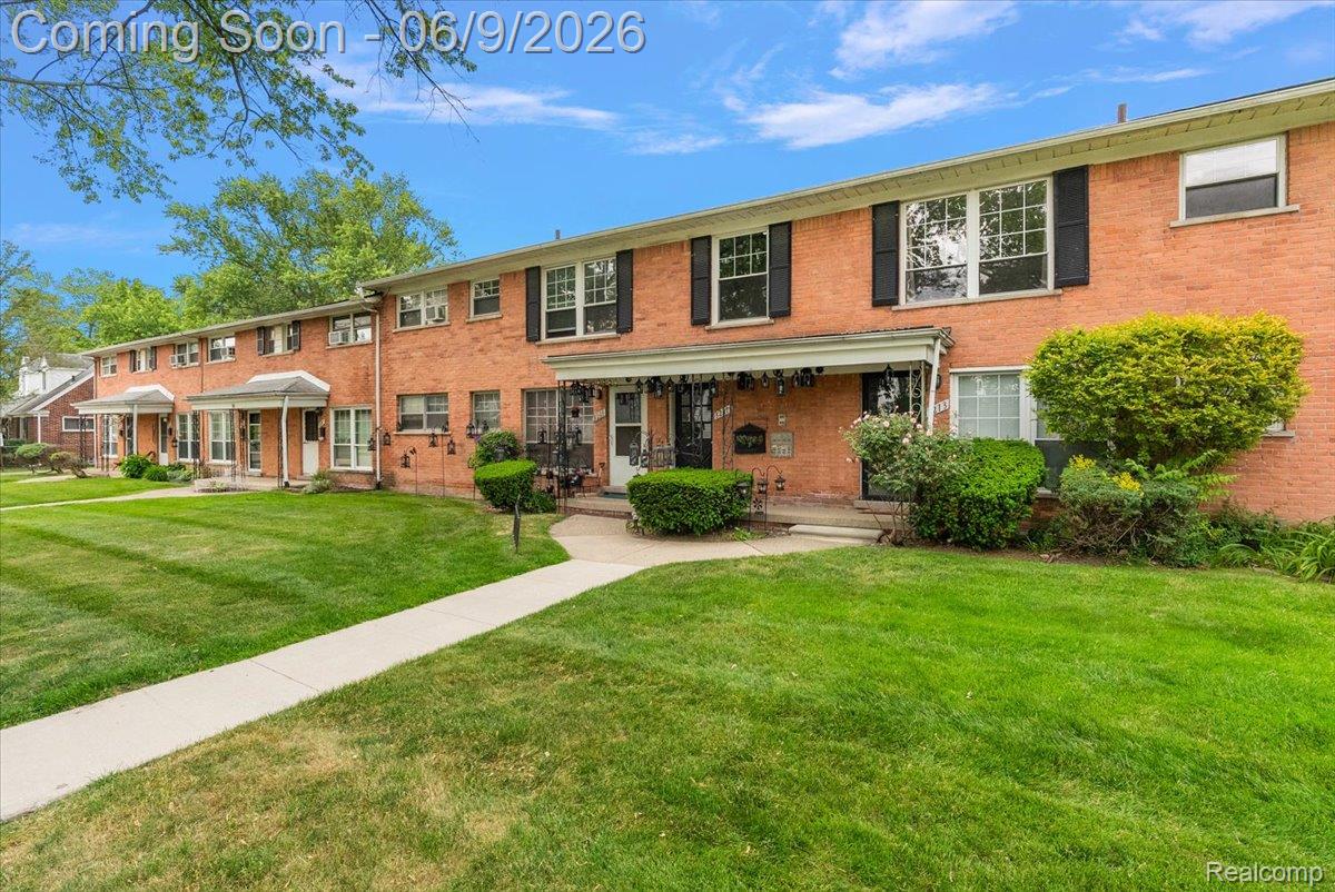 3211 Benjamin Avenue 13