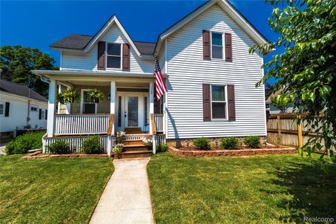 835 N Main Street Lapeer City MI 48446