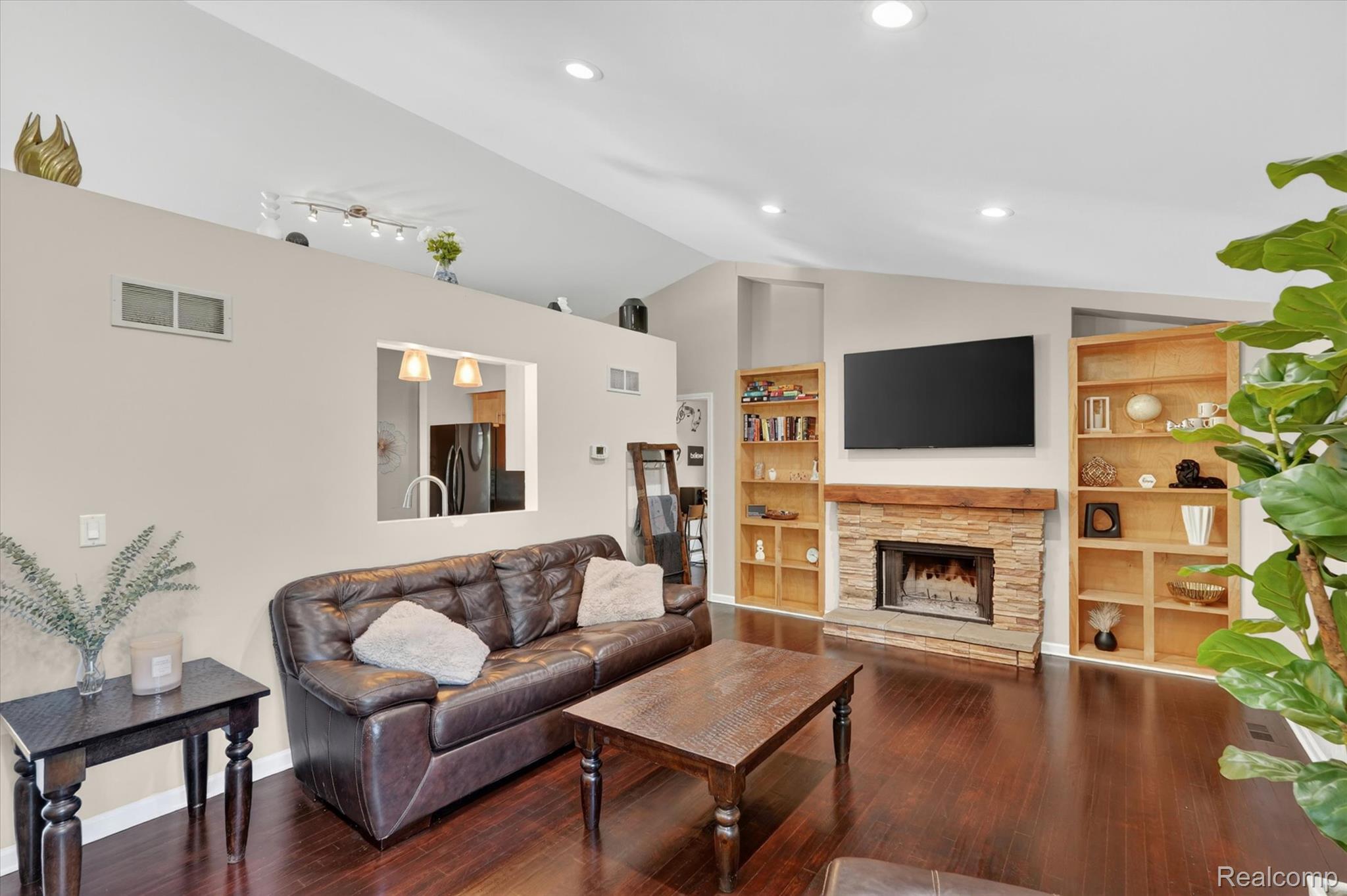 4966 Mack Road