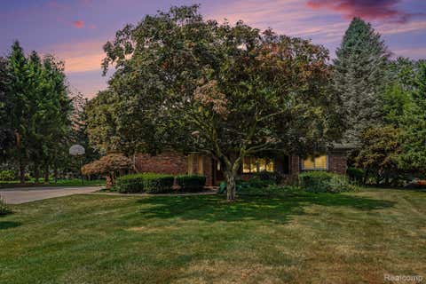 Photo of 3455 Ramada Drive, Highland Charter Township, MI 48356 (MLS # 20261061684)