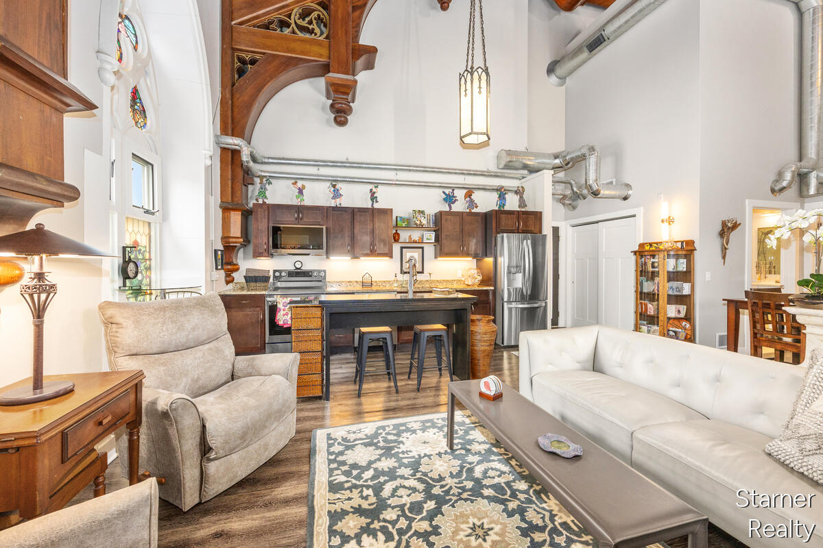 253 Prospect Avenue NE 309