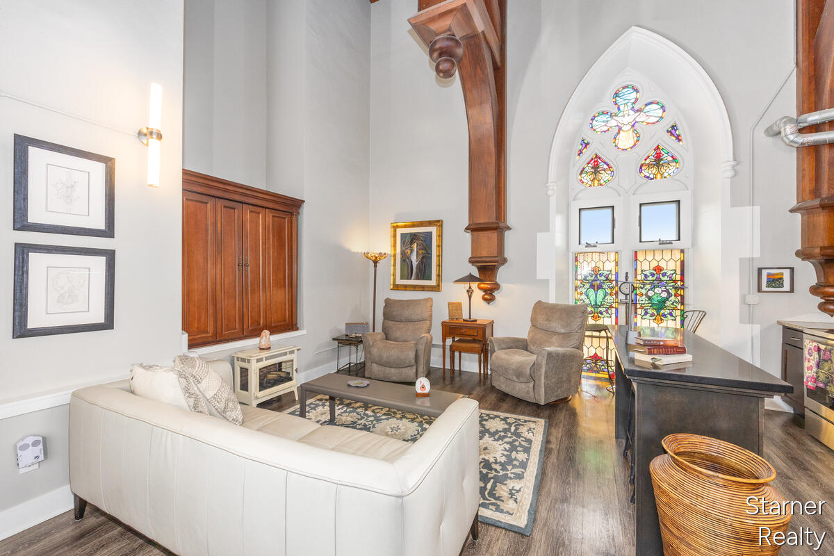 253 Prospect Avenue NE 309