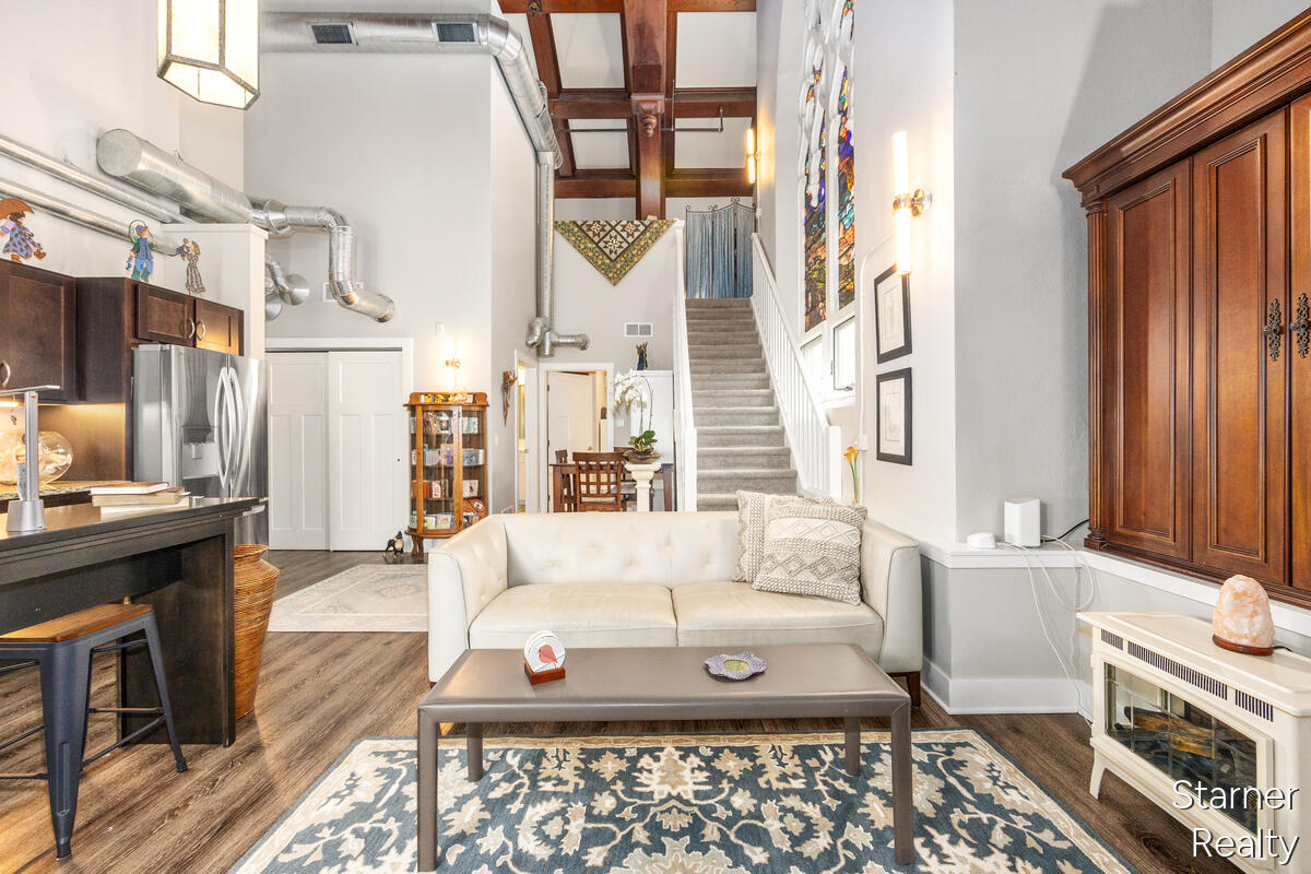 253 Prospect Avenue NE 309