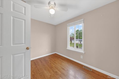 Tiny photo for 18566 Blakely Drive, Woodhaven City, MI 48183 (MLS # 20261036811)