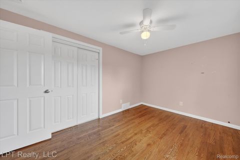 Tiny photo for 18566 Blakely Drive, Woodhaven City, MI 48183 (MLS # 20261036811)