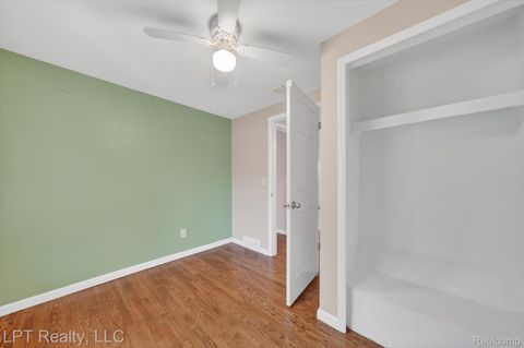 Tiny photo for 18566 Blakely Drive, Woodhaven City, MI 48183 (MLS # 20261036811)