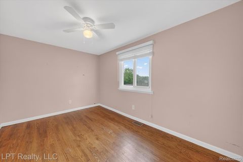 Tiny photo for 18566 Blakely Drive, Woodhaven City, MI 48183 (MLS # 20261036811)