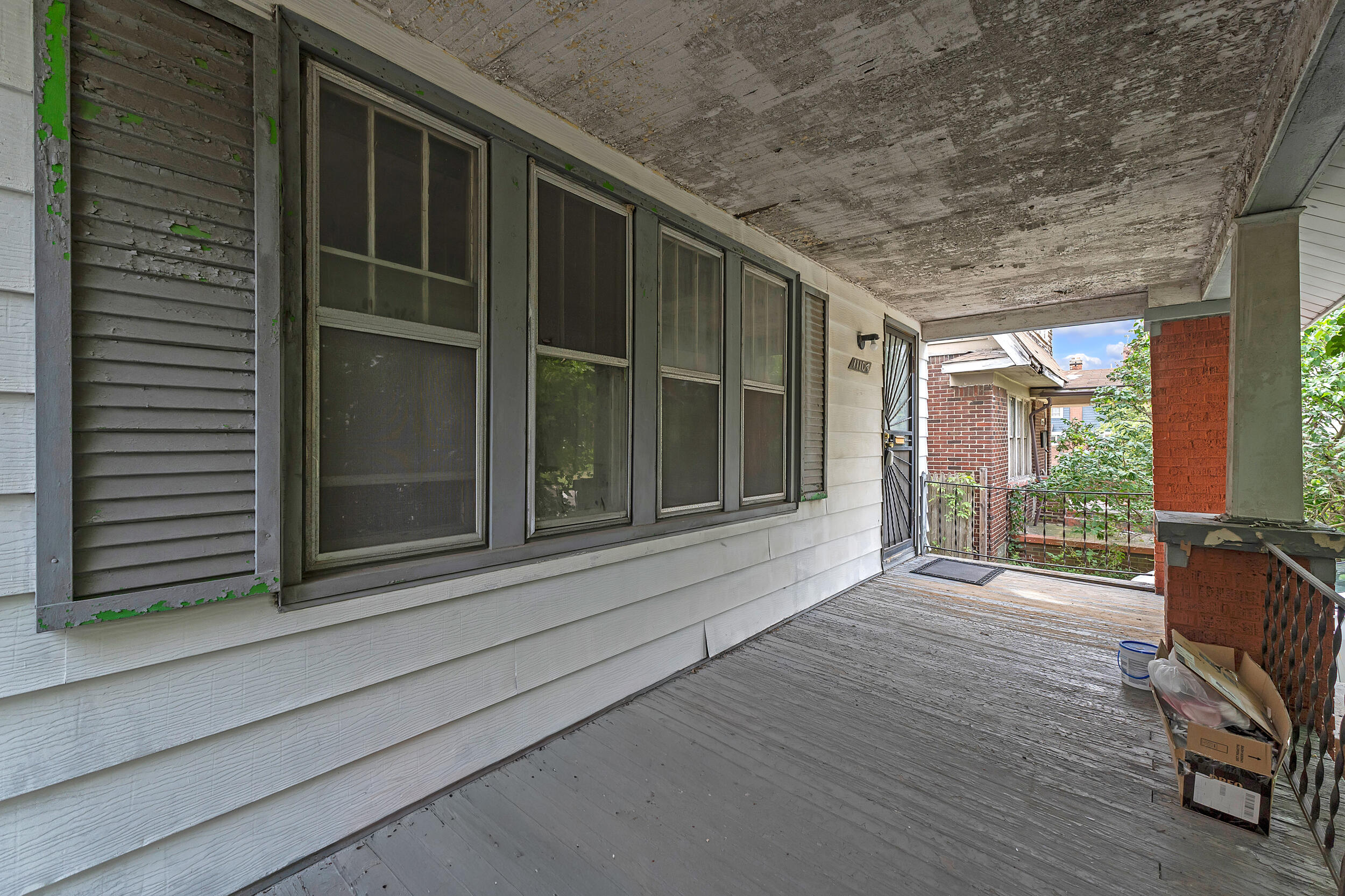 11104 Cloverlawn Street