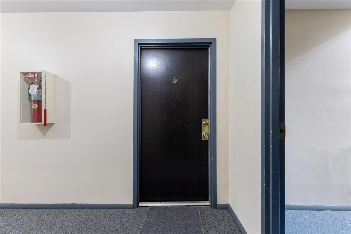 29890 W 12 MILE Road 902
