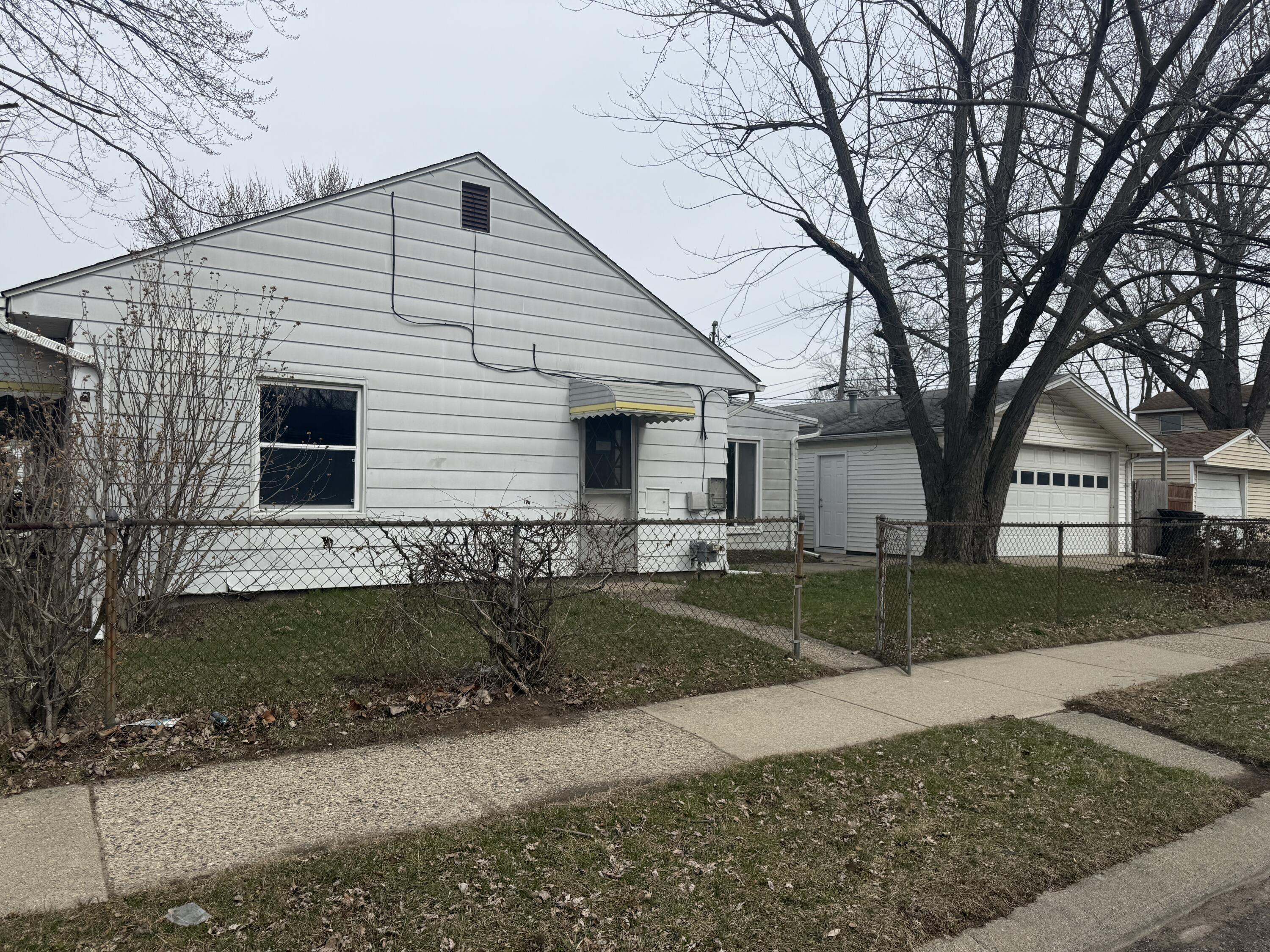 26700 Grandmont Street